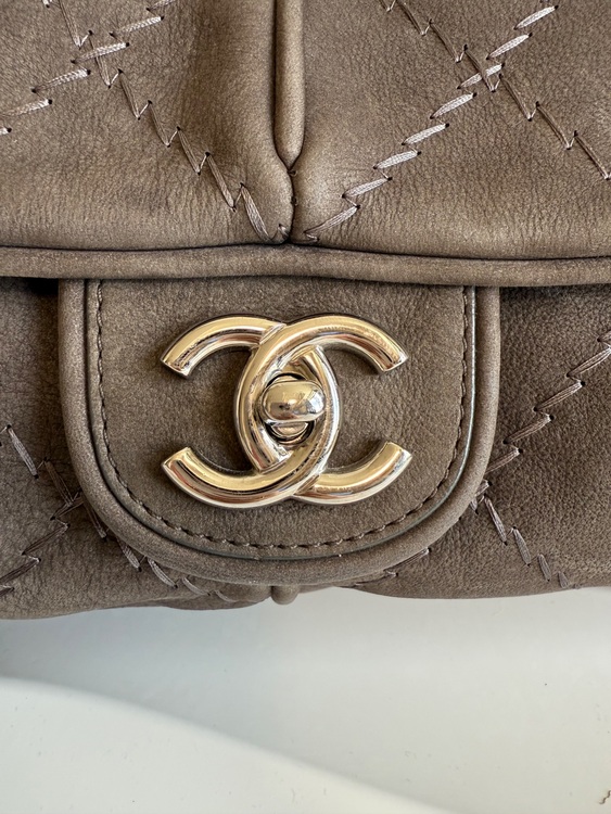 キルティングショルダーバッグ（ブランドバッグ）の商品画像 - 査定依頼日：2025年7月29日 - 最高査定価格：200,000円