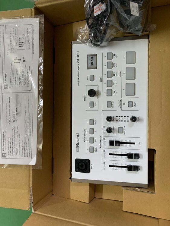 Roland  VR-1HD（ピアノ・楽器・PA機材）の商品画像 - 査定依頼日：2025年3月16日 - 最高査定価格：42,000円