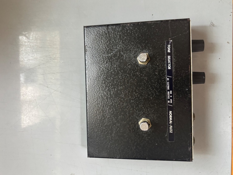 ACE TONE fuzz master FM-2（ピアノ・楽器・PA機材）の商品画像 - 査定依頼日：2026年7月13日 - 最高査定価格：30,000円