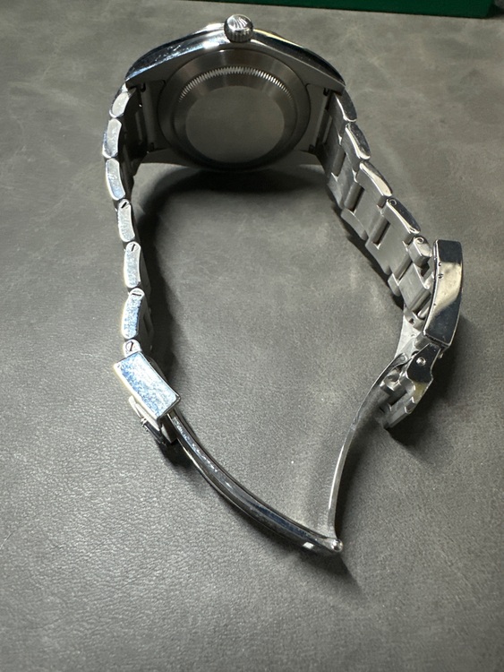 ロレックス エクスプローラー 21427（高級時計）の商品画像 - 査定依頼日：2025年9月1日 - 最高査定価格：1,080,000円