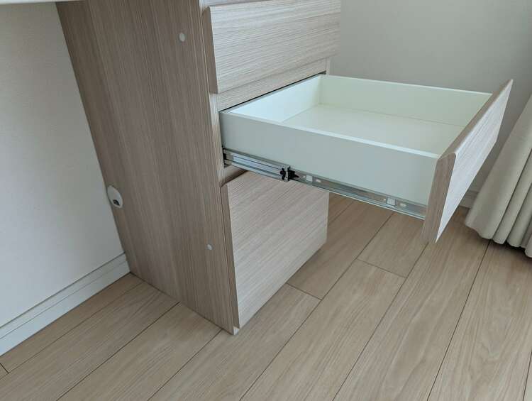 ダイニングテーブル、椅子４、袖机（家具・寝具）の商品画像 - 査定依頼日：2025年3月30日 - 最高査定価格：5,000円