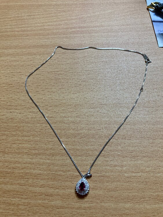 ネックレス（宝石）の商品画像 - 査定依頼日：2025年2月7日 - 最高査定価格：300,000円