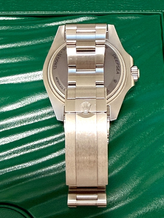 ロレックス シードゥエラー 136660（高級時計）の商品画像 - 査定依頼日：2026年3月14日 - 最高査定価格：2,280,000円