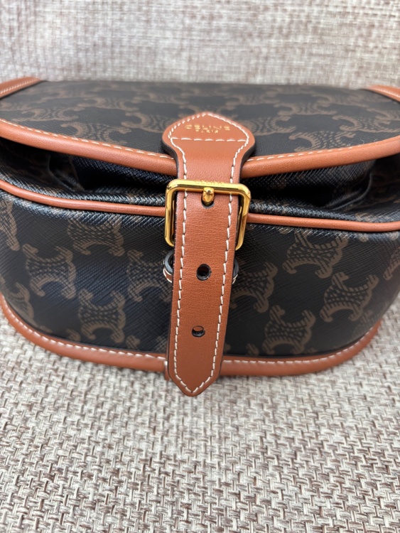 セリーヌ  （ブランドバッグ）の商品画像 - 査定依頼日：2026年4月6日 - 最高査定価格：150,000円