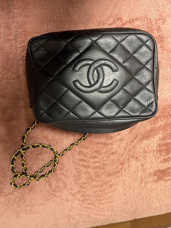 マトラッセ　チェーンショルダー（ブランドバッグ）の商品画像 - 査定依頼日：2026年4月23日 - 最高査定価格：120,000円