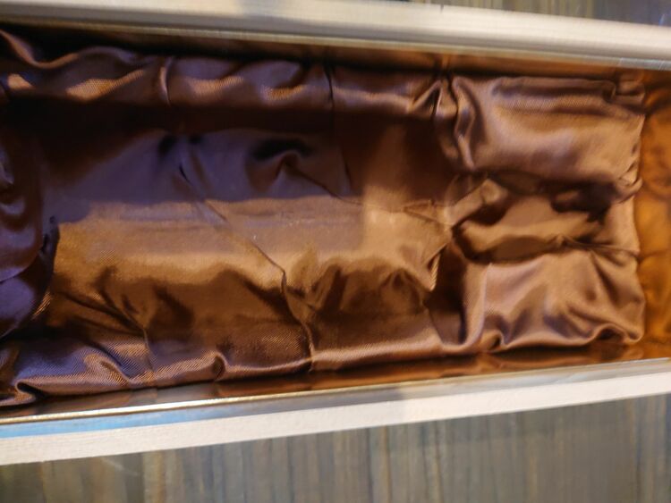 サントリーピュアモルトウィスキー山崎　（お酒）の商品画像 - 査定依頼日：2025年8月17日 - 最高査定価格：52,000円