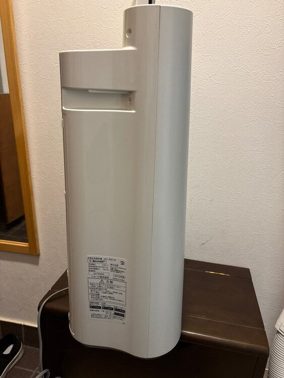 加湿機能付空気清浄機 シャープ KC-J50-W（家電）の商品画像 - 査定依頼日：2025年5月26日 - 最高査定価格：1,000円