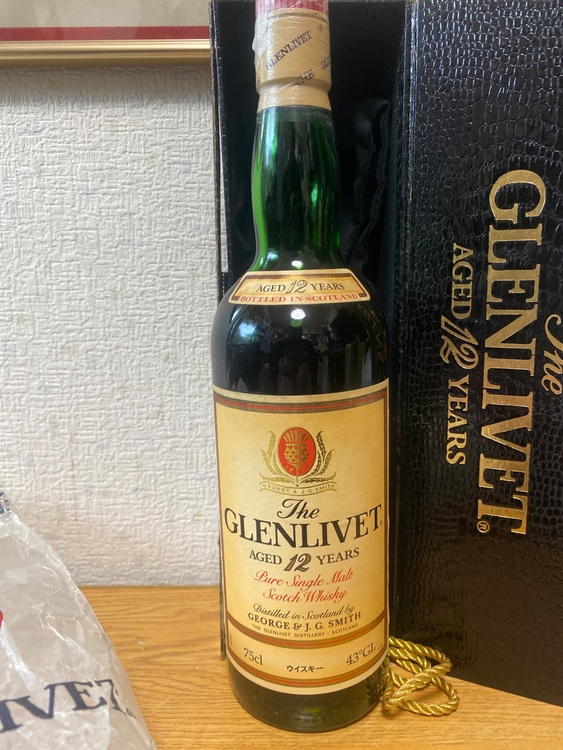 ウイスキー グレンリベット 12年 赤アザミ 750ml 43% （お酒）の商品画像 - 査定依頼日：2026年1月7日 - 最高査定価格：15,000円