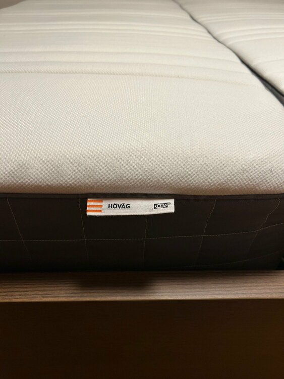 IKEAベッドフレームクイーンサイズMALM、マットレスHOVAG（家具・寝具）の商品画像 - 査定依頼日：2026年1月23日 - 最高査定価格：5,000円