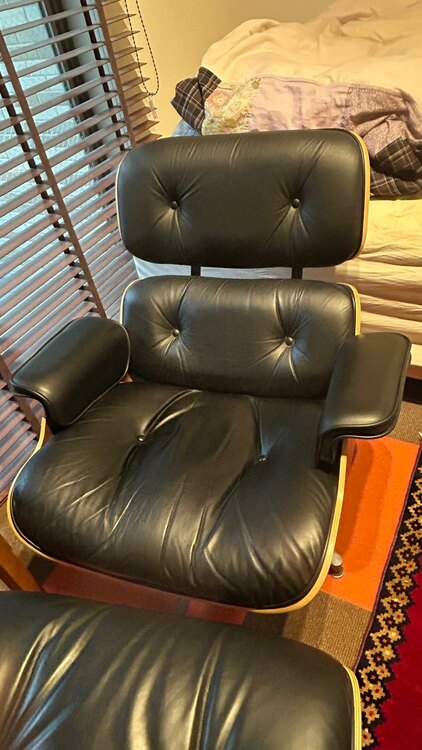 ハーマンミラー　イームズラウンジチェア&オットマン（家具・寝具）の商品画像 - 査定依頼日：2025年4月4日 - 最高査定価格：400,000円