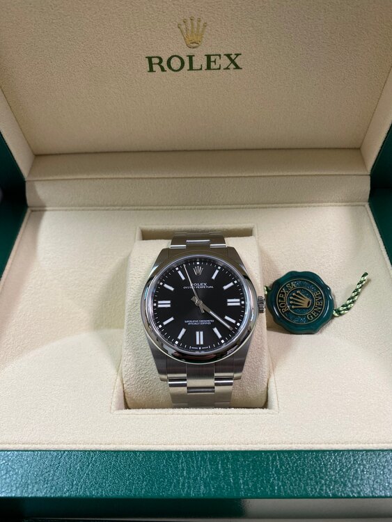 ロレックス パーペチュアル 12430（高級時計）の商品画像 - 査定依頼日：2025年1月22日 - 最高査定価格：1,150,000円