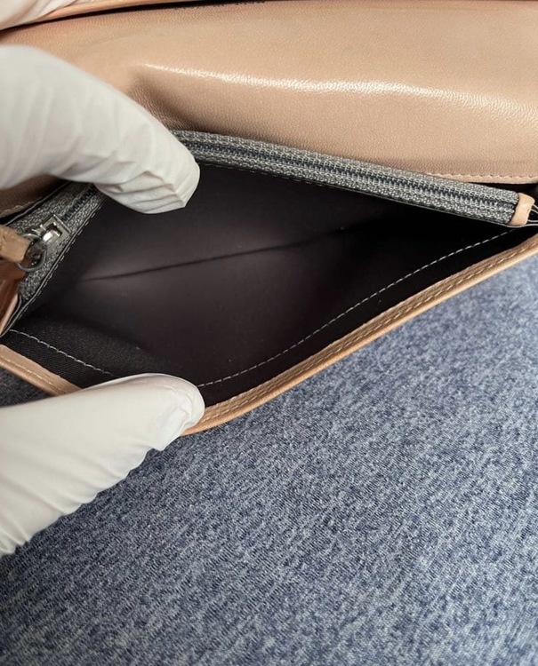 カメリア フラップ 長財布ピンクベージュ（ブランド財布・小物）の商品画像 - 査定依頼日：2026年4月12日 - 最高査定価格：15,000円