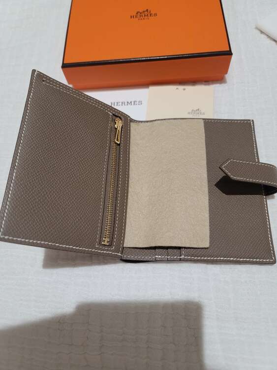 べアンコンパクト（ブランド財布・小物）の商品画像 - 査定依頼日：2025年5月4日 - 最高査定価格：130,000円