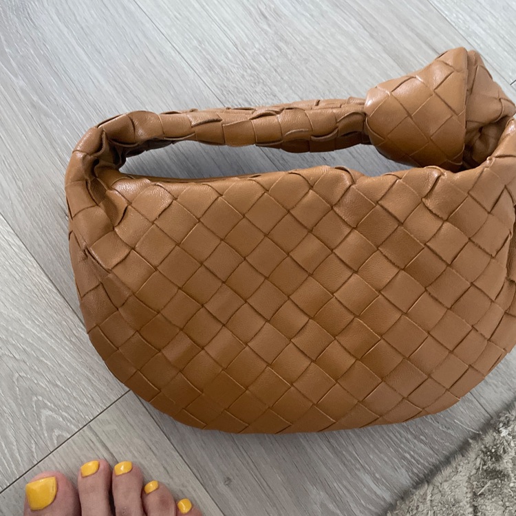 ボッテガ・ヴェネタ  （ブランドバッグ）の商品画像 - 査定依頼日：2025年8月21日 - 最高査定価格：160,000円