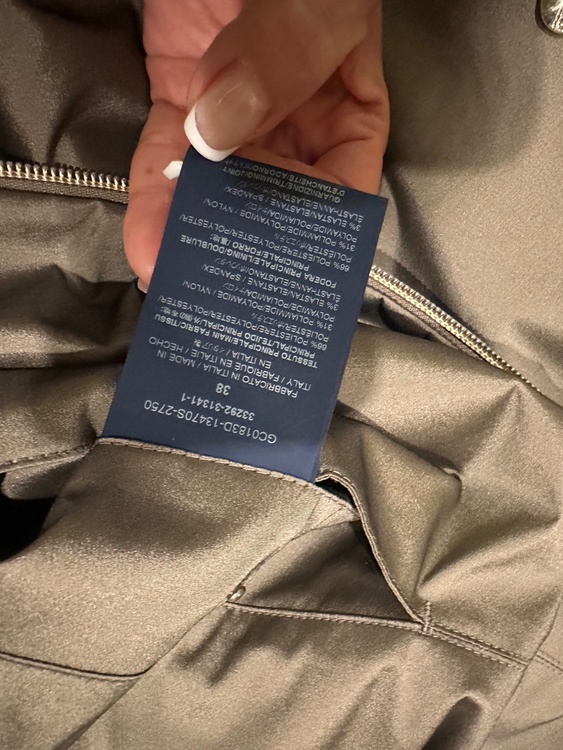 ヘルノ スプリングコート（古着・ファッション）の商品画像 - 査定依頼日：2025年12月23日 - 最高査定価格：7,000円