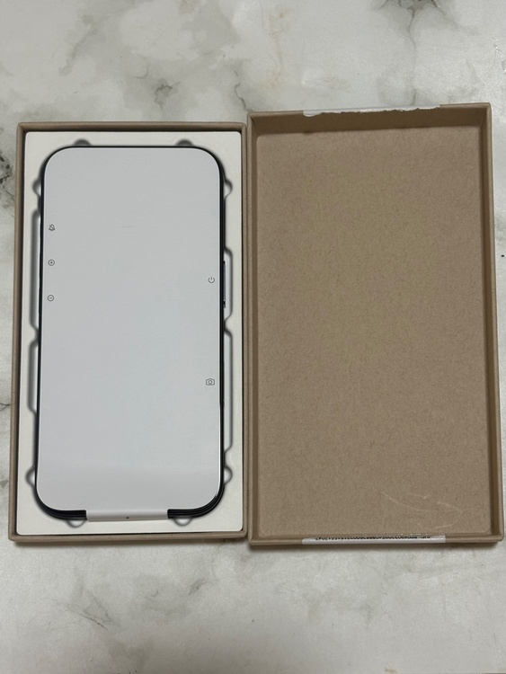 iPhone16 256GB ブラック（スマホ）の商品画像 - 査定依頼日：2026年6月29日 - 最高査定価格：100,000円