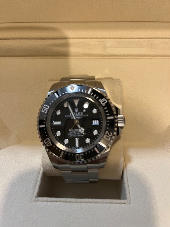 ディープシー黒（高級時計）の商品画像 - 査定依頼日：2025年12月4日 - 最高査定価格：2,870,000円