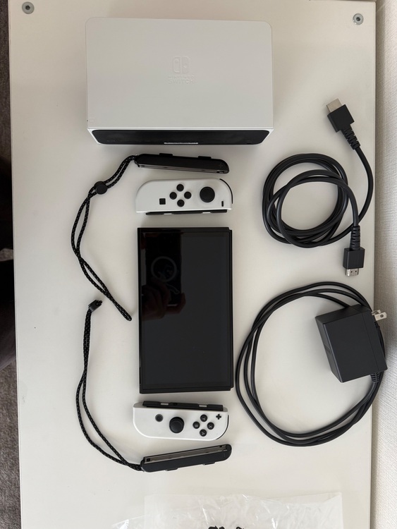  ・Nintendo Switch（有機ELモデル）ホワイト （ゲーム機本体・ゲームソフト）の商品画像 - 査定依頼日：2025年10月25日 - 最高査定価格：13,000円