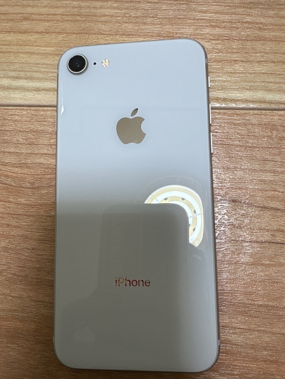 iPhone iPhone8 64GB SIMフリー（スマホ）の商品画像 - 査定依頼日：2026年8月15日 - 最高査定価格：5,500円