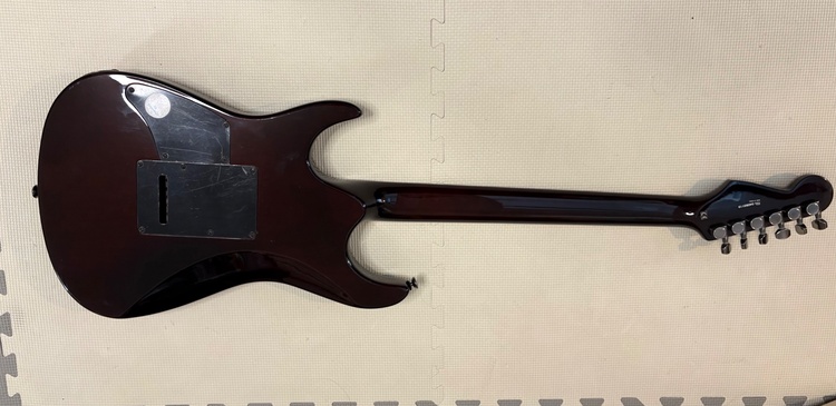 Special Edition Custom Showmaster SSS （ピアノ・楽器・PA機材）の商品画像 - 査定依頼日：2026年5月9日 - 最高査定価格：5,000円