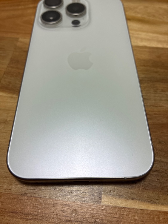 iPhone iPhone 15 Pro 128GB 楽天モバイル（スマホ）の商品画像 - 査定依頼日：2026年6月27日 - 最高査定価格：85,000円