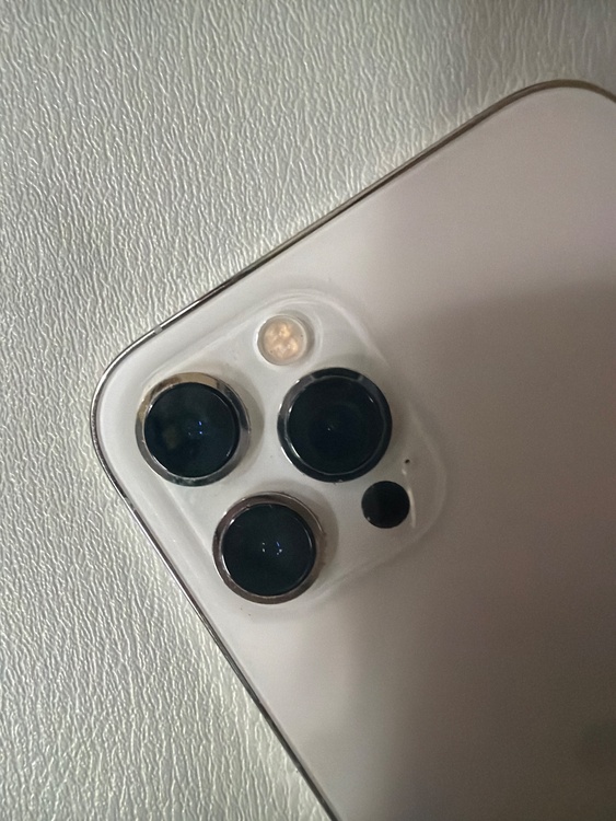 iPhone iPhone 12 Pro Max 512GB docomo（スマホ）の商品画像 - 査定依頼日：2026年8月18日 - 最高査定価格：50,000円