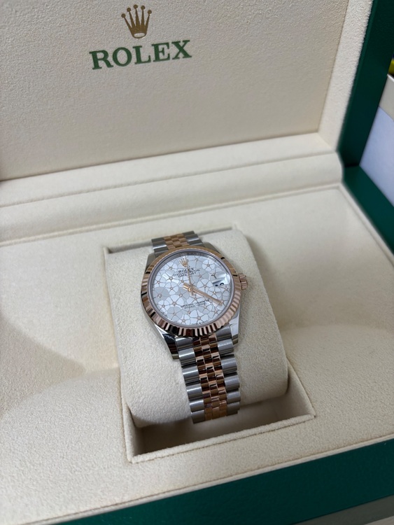 デイトジャスト31（高級時計）の商品画像 - 査定依頼日：2025年6月22日 - 最高査定価格：2,200,000円