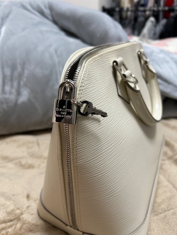 ルイヴィトン エピ （ブランドバッグ）の商品画像 - 査定依頼日：2026年1月15日 - 最高査定価格：55,000円