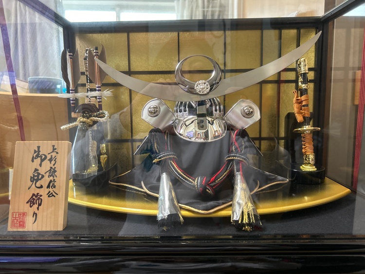 五月人形(兜)（美術品・骨董品）の商品画像 - 査定依頼日：2026年3月22日 - 最高査定価格：100,000円