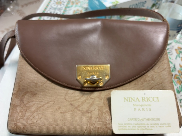 NINARICH ショルダーバッグ（ブランドバッグ）の商品画像 - 査定依頼日：2025年12月2日 - 最高査定価格：500円