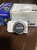 オリンパス ペンライト EPL6 ホワイト ダブルズームキット M.ズイコー デ（カメラ）の商品画像 - 査定依頼日：2021年4月4日 - 最高査定価格：14,000円