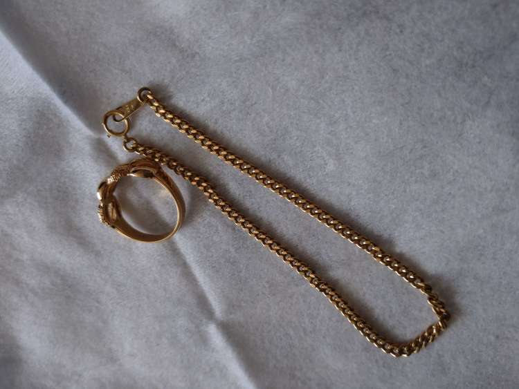 ブレフレット、指輪（金・貴金属）の商品画像 - 査定依頼日：2023年2月15日 - 最高査定価格：100,000円