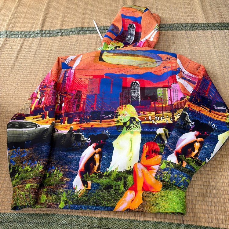 Prada SS19 psychedelic hoodie（古着・ファッション）の商品画像 - 査定依頼日：2026年6月14日 - 最高査定価格：100,000円