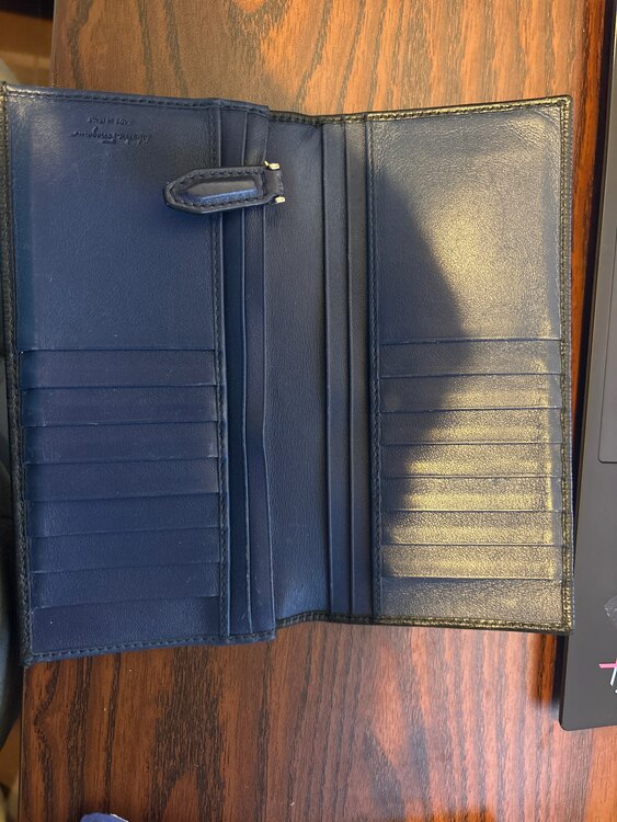 フェラガモ  （ブランドバッグ）の商品画像 - 査定依頼日：2025年5月4日 - 最高査定価格：1,500円