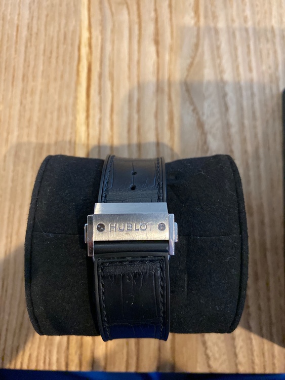 ウブロ ビックバン HBU410（高級時計）の商品画像 - 査定依頼日：2026年1月6日 - 最高査定価格：720,000円