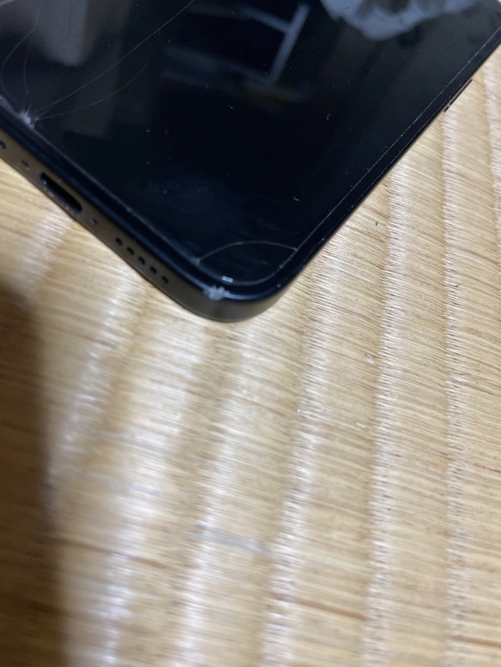 iPhone iPhone 15 128GB au（スマホ）の商品画像 - 査定依頼日：2026年9月5日 - 最高査定価格：59,000円