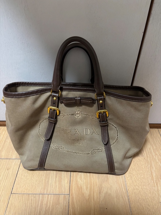 プラダ  （ブランドバッグ）の商品画像 - 査定依頼日：2026年1月21日 - 最高査定価格：16,000円