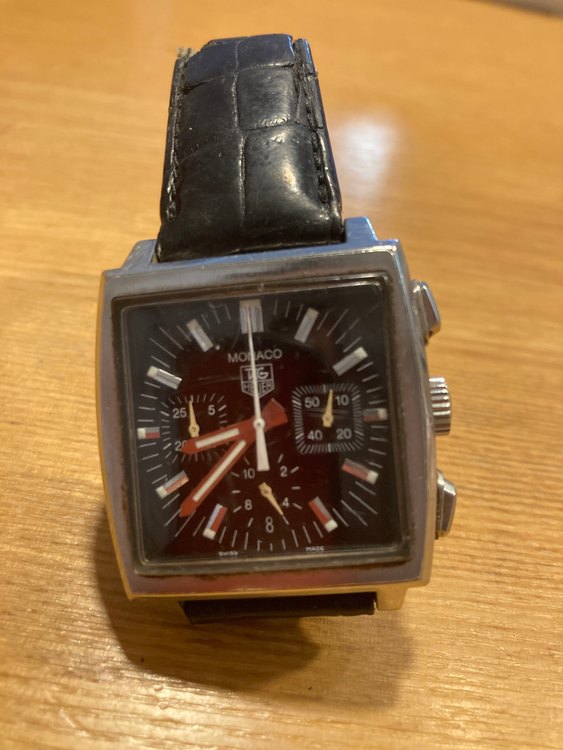 タグホイヤーモナコCW2111（高級時計）の商品画像 - 査定依頼日：2023年8月19日 - 最高査定価格：230,000円