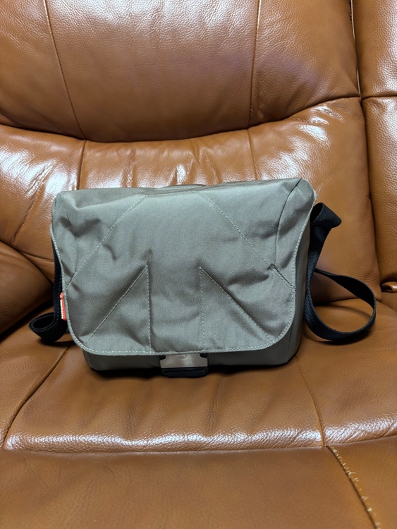 EOS kiss  X4 ダブルズームキット（カメラ）の商品画像 - 査定依頼日：2026年3月23日 - 最高査定価格：15,000円