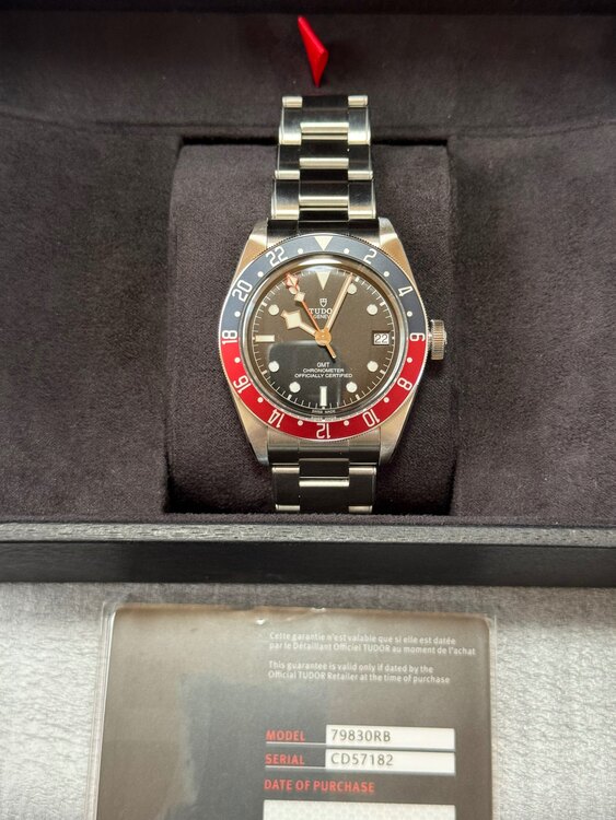 GMT（高級時計）の商品画像 - 査定依頼日：2025年5月1日 - 最高査定価格：370,000円