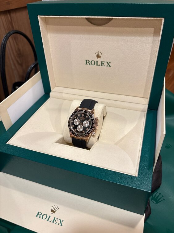 デイトナ　オイスターフレックス（高級時計）の商品画像 - 査定依頼日：2025年4月10日 - 最高査定価格：6,700,000円