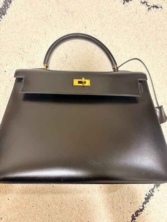 ケリーボックスカーフ　ノワール ○A（ブランドバッグ）の商品画像 - 査定依頼日：2026年4月26日 - 最高査定価格：1,400,000円