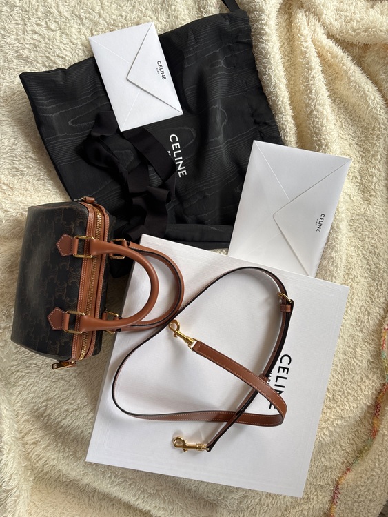 セリーヌ  （ブランドバッグ）の商品画像 - 査定依頼日：2025年10月12日 - 最高査定価格：160,000円