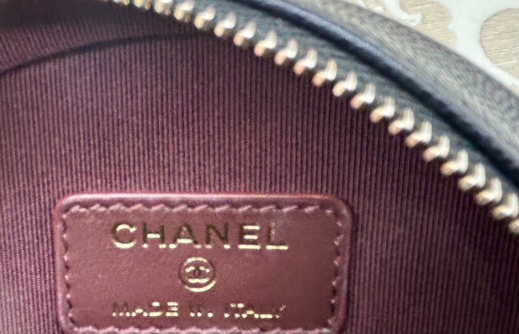 ラウンド型キャビアスキンチェーンショルダー（ブランドバッグ）の商品画像 - 査定依頼日：2026年2月20日 - 最高査定価格：220,000円