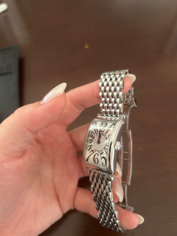 フランクミュラー ロングアイランド 111（高級時計）の商品画像 - 査定依頼日：2025年10月16日 - 最高査定価格：320,000円