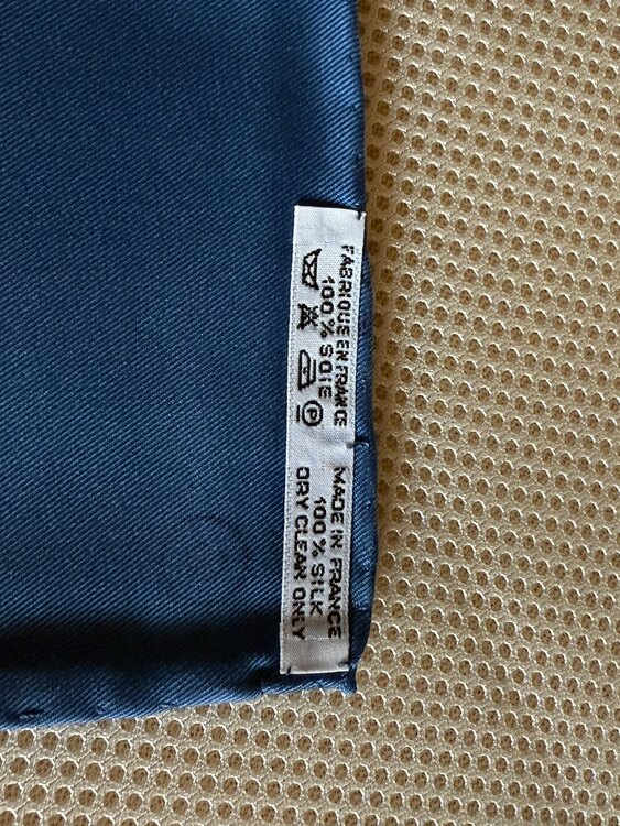 スカーフ　カラ90- L’hiver（古着・ファッション）の商品画像 - 査定依頼日：2025年2月20日 - 最高査定価格：11,000円