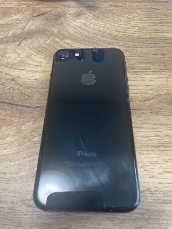 iPhone iPhone7 256GB Softbank（スマホ）の商品画像 - 査定依頼日：2026年8月4日 - 最高査定価格：2,000円