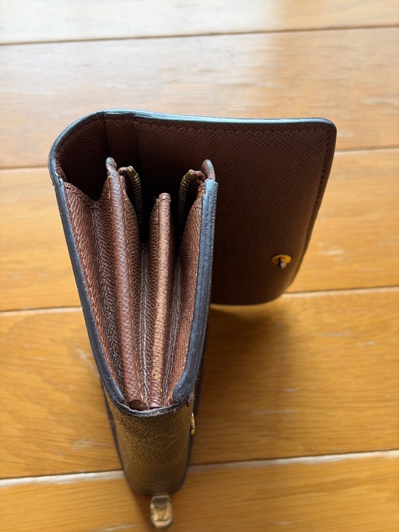 財布（ブランド財布・小物）の商品画像 - 査定依頼日：2026年4月8日 - 最高査定価格：7,000円