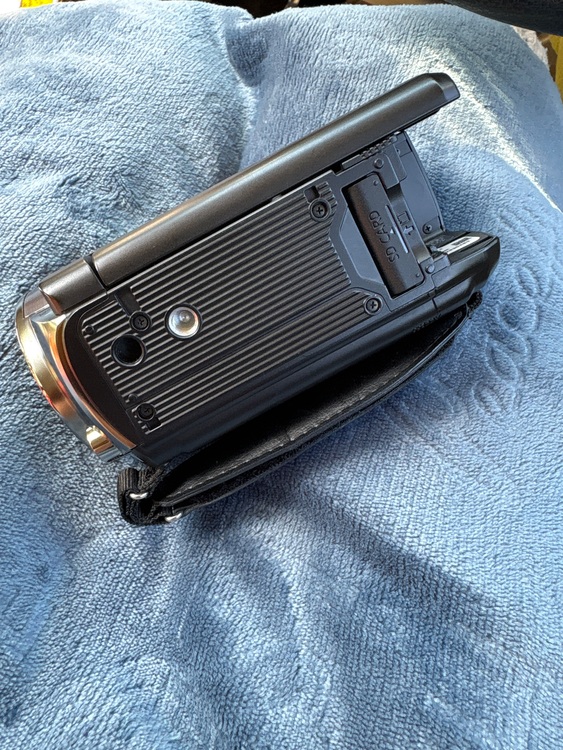 Panasonic  HC-V700M（カメラ）の商品画像 - 査定依頼日：2025年10月17日 - 最高査定価格：1,100円