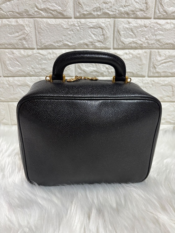 シャネル バニティ ハンドバッグ ココマーク キャビアスキン ブラック（ブランドバッグ）の商品画像 - 査定依頼日：2025年11月15日